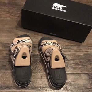 Sorel sandal new with tag size 7